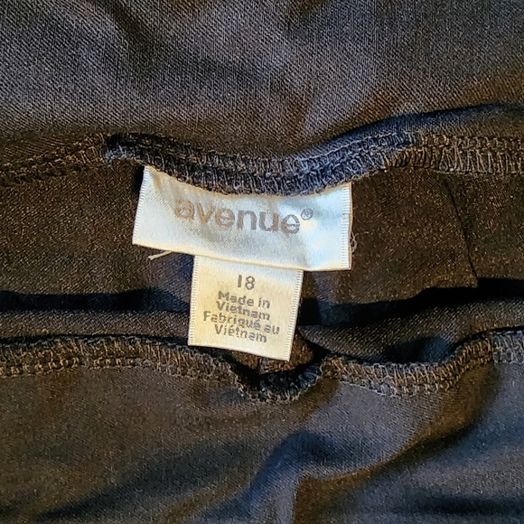 Avenue sz 18 Super Stretch lace capri pants - Picture 4 of 6